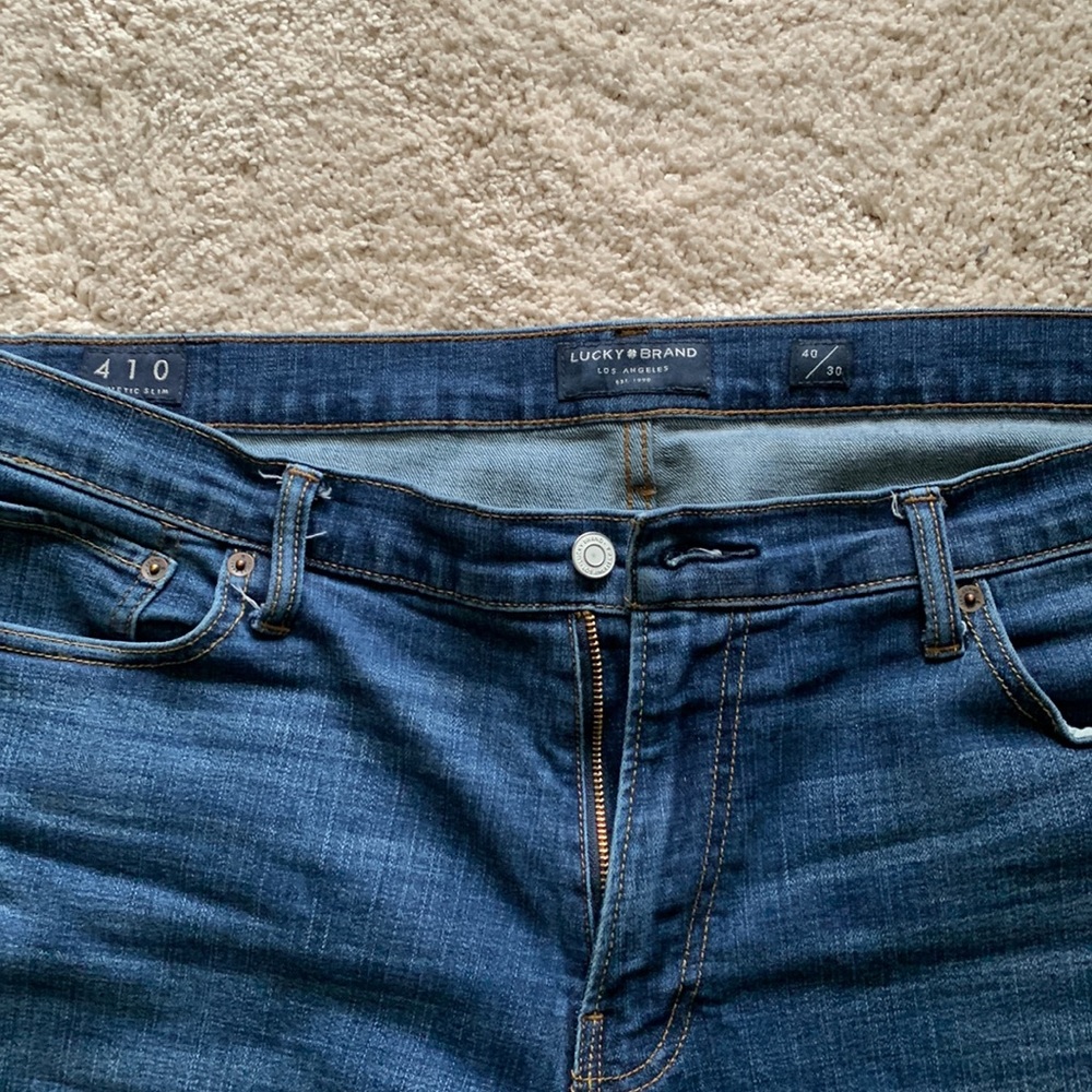 Used - Picture 2 of 3